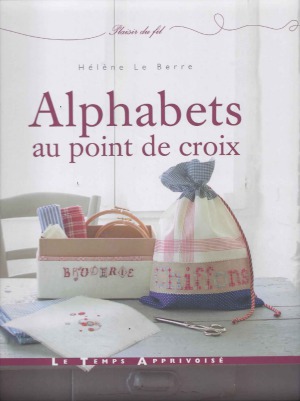 Alphabets au point de croix